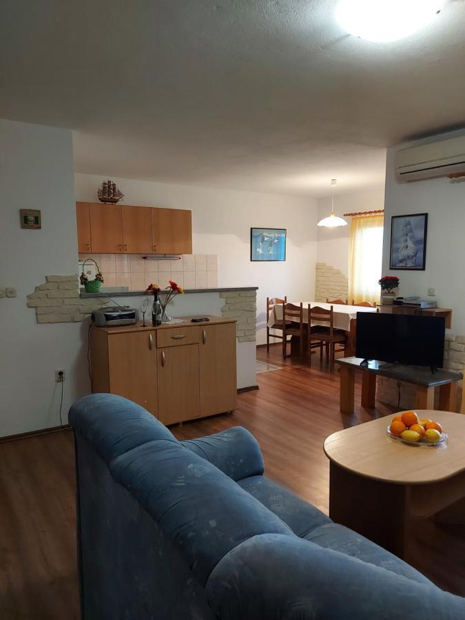 Apartmani Tatjana Округ-Горній Екстер'єр фото